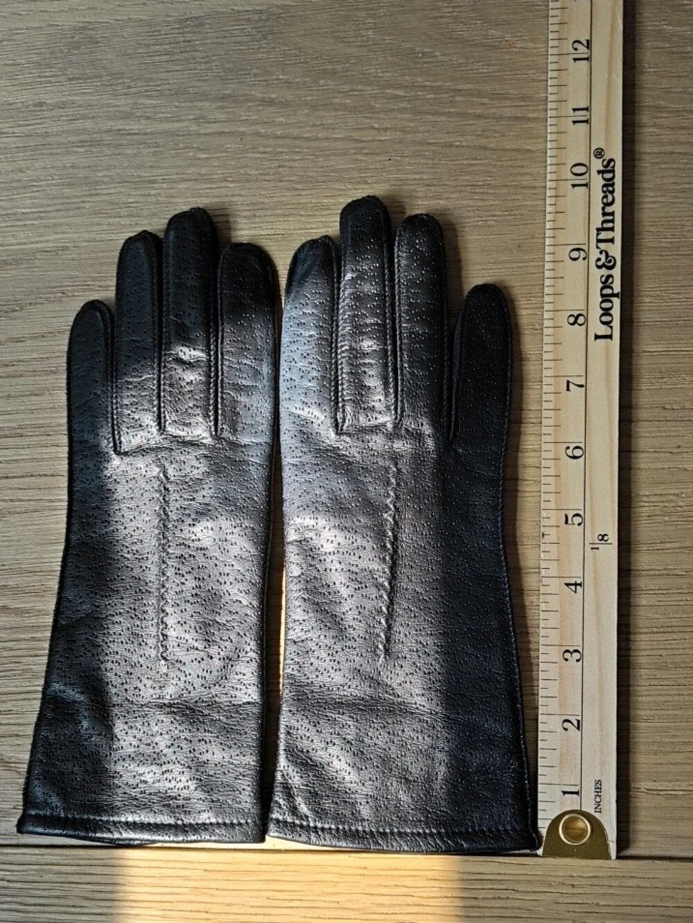 Vintage Fownes Comfort Motion Black Leather Gloves Womens M Thinsulate Lined